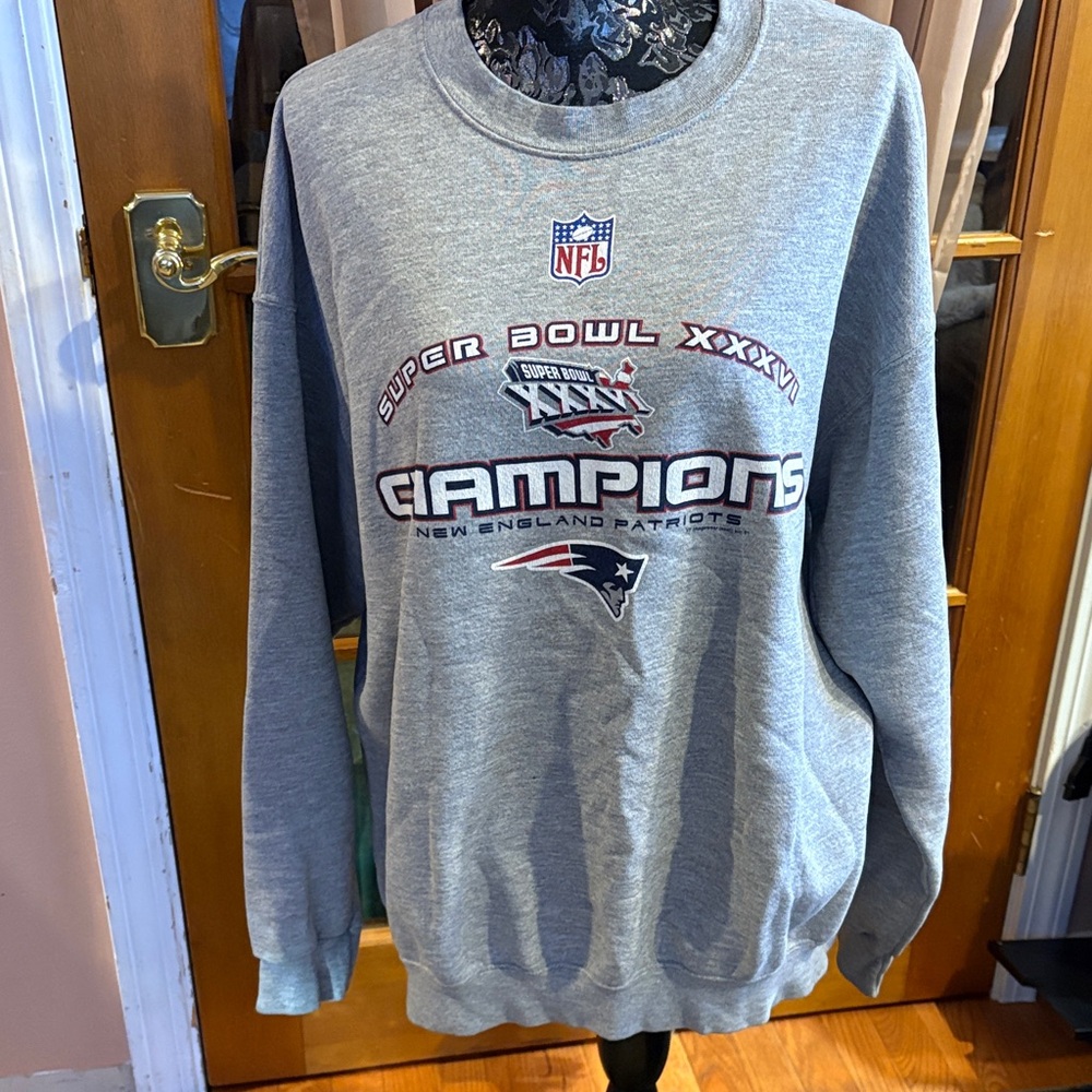 NFL New England Patriots XXXVI Champions Sweatshirt, XL